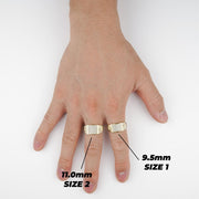 Size comparison of the 10k & 14k Circa Rectangle Rollie Ring worn on fingers.