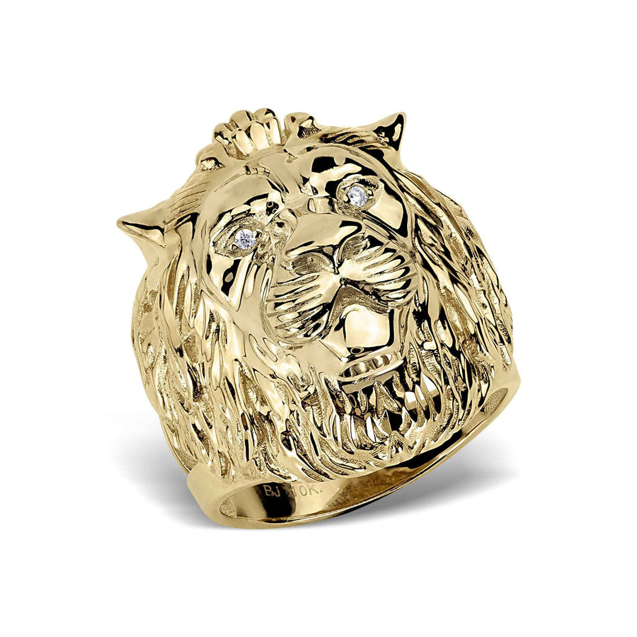 Yellow gold men's statement ring featuring a highly detailed king lion head motif.