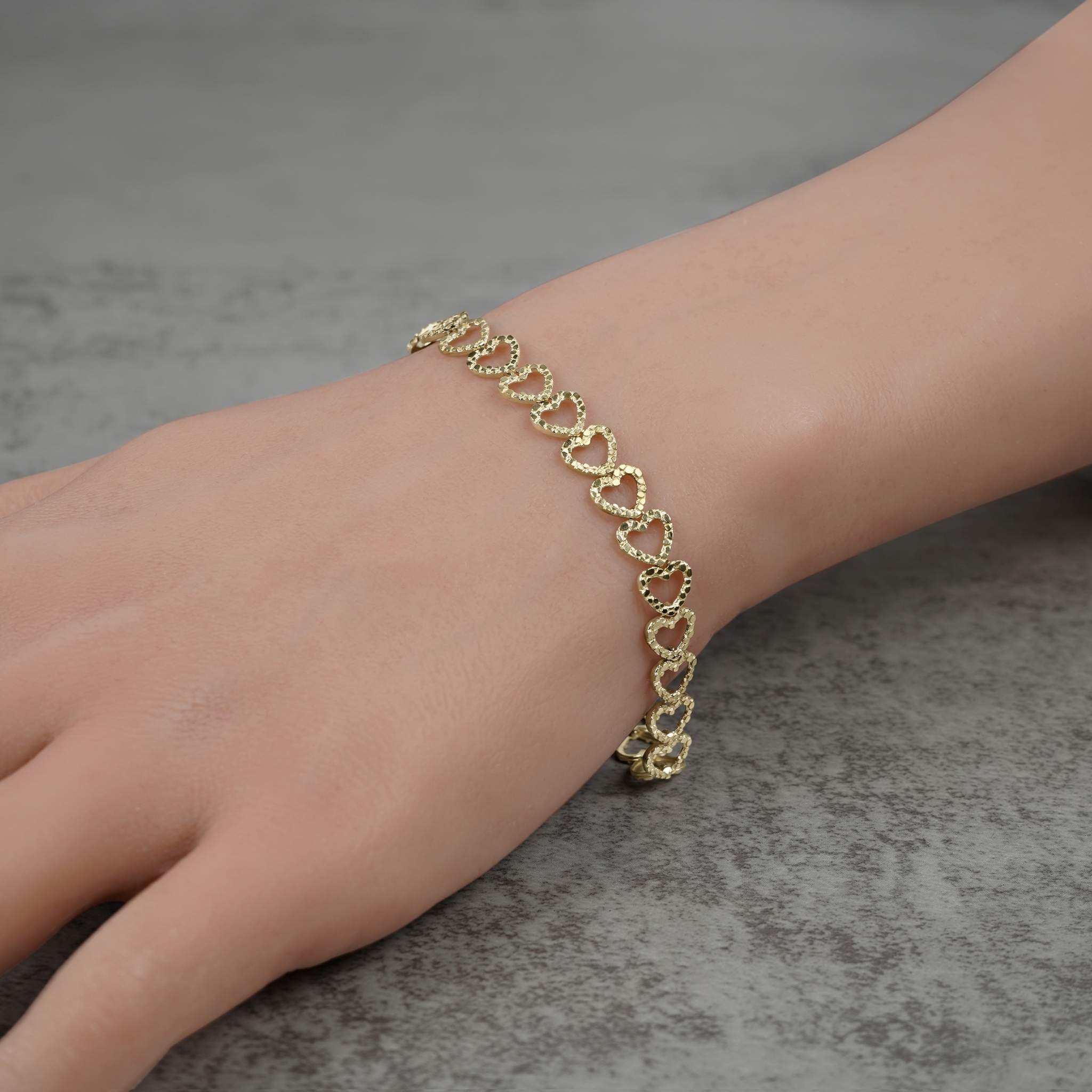 10k Gold Amori Nugget Open Heart Bracelet – Nolters