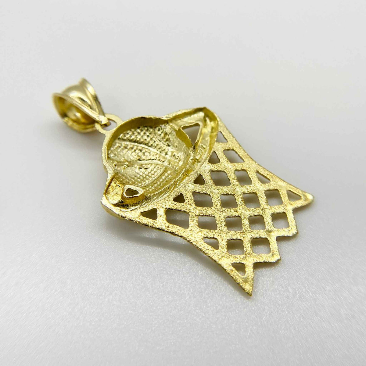 10k gold basketball hoop and net pendant charm featuring a textured ball and basket design.