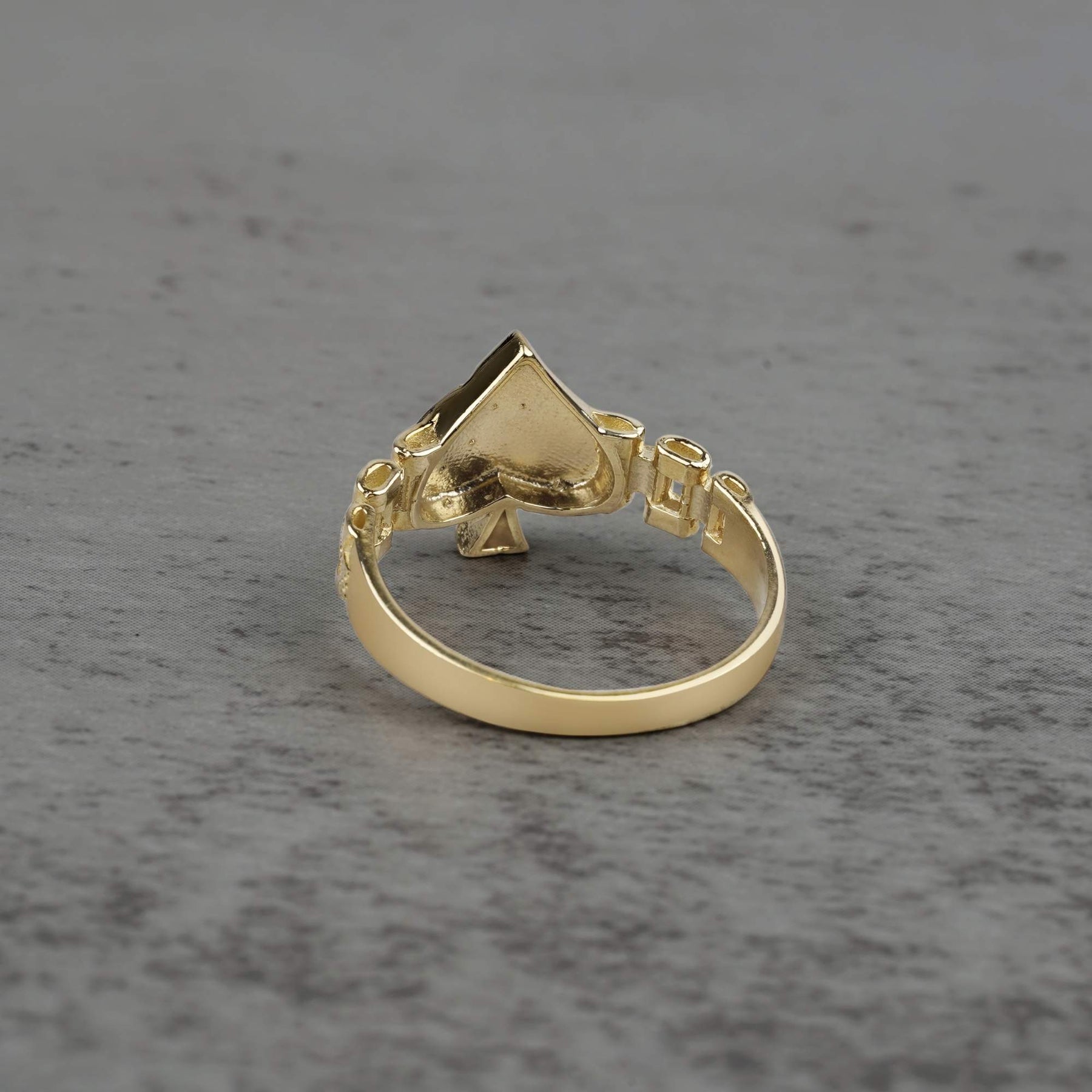 10k gold vintage nugget ring with spade design back view 