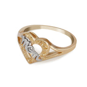 14k gold nugget-textured heart ring featuring a cursive white gold 'MOM' centerpiece.