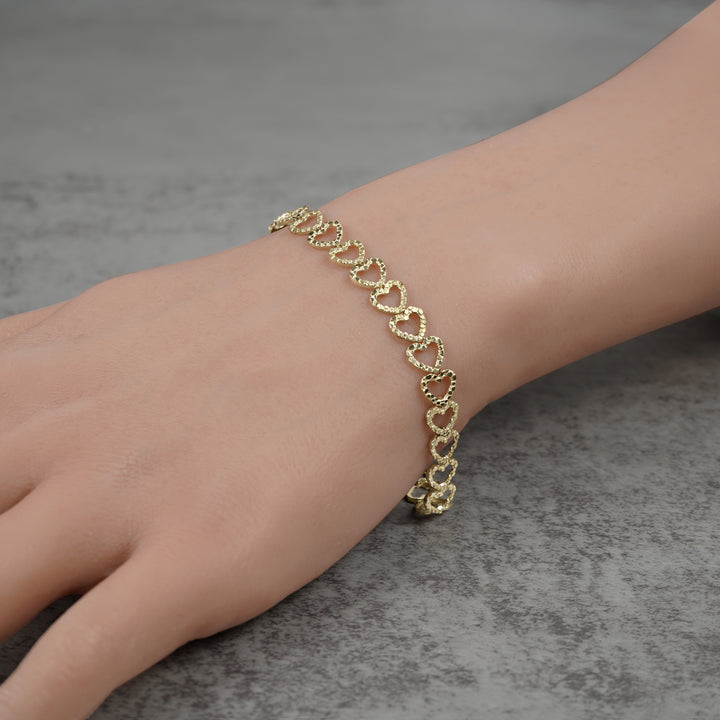 10k Gold Amori Nugget Open Heart Bracelet